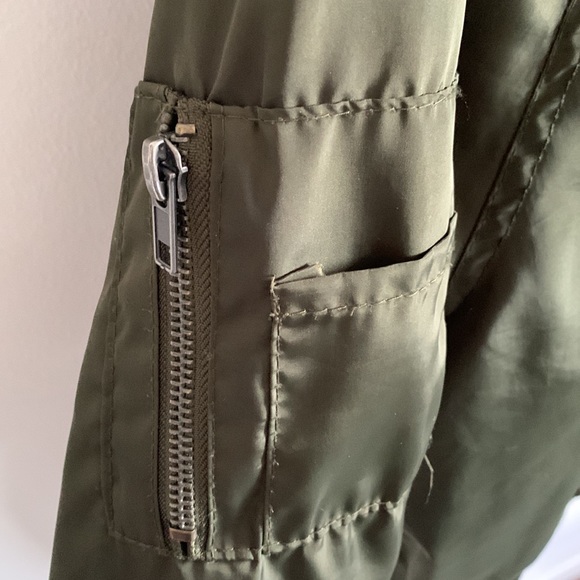 M | Army Green Bomber Jacket with Patches - Picture 3 of 5